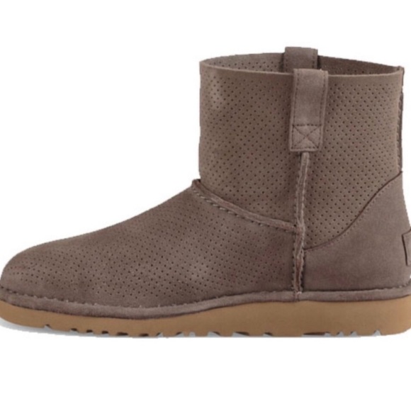 UGG Unlined Mini Perf - Picture 4 of 10